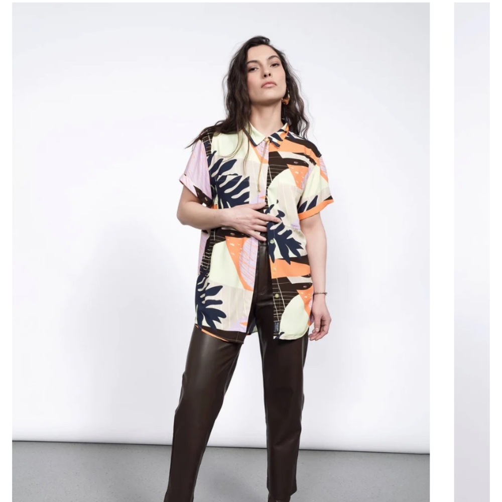 NWOT Wildfang print button up